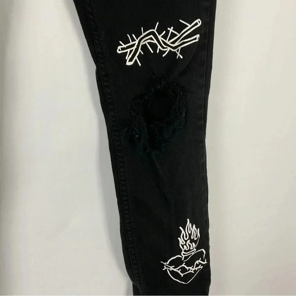 Broken Promises Ultra Slim Stretch Black Jeans Size 30 - Picture 2 of 9